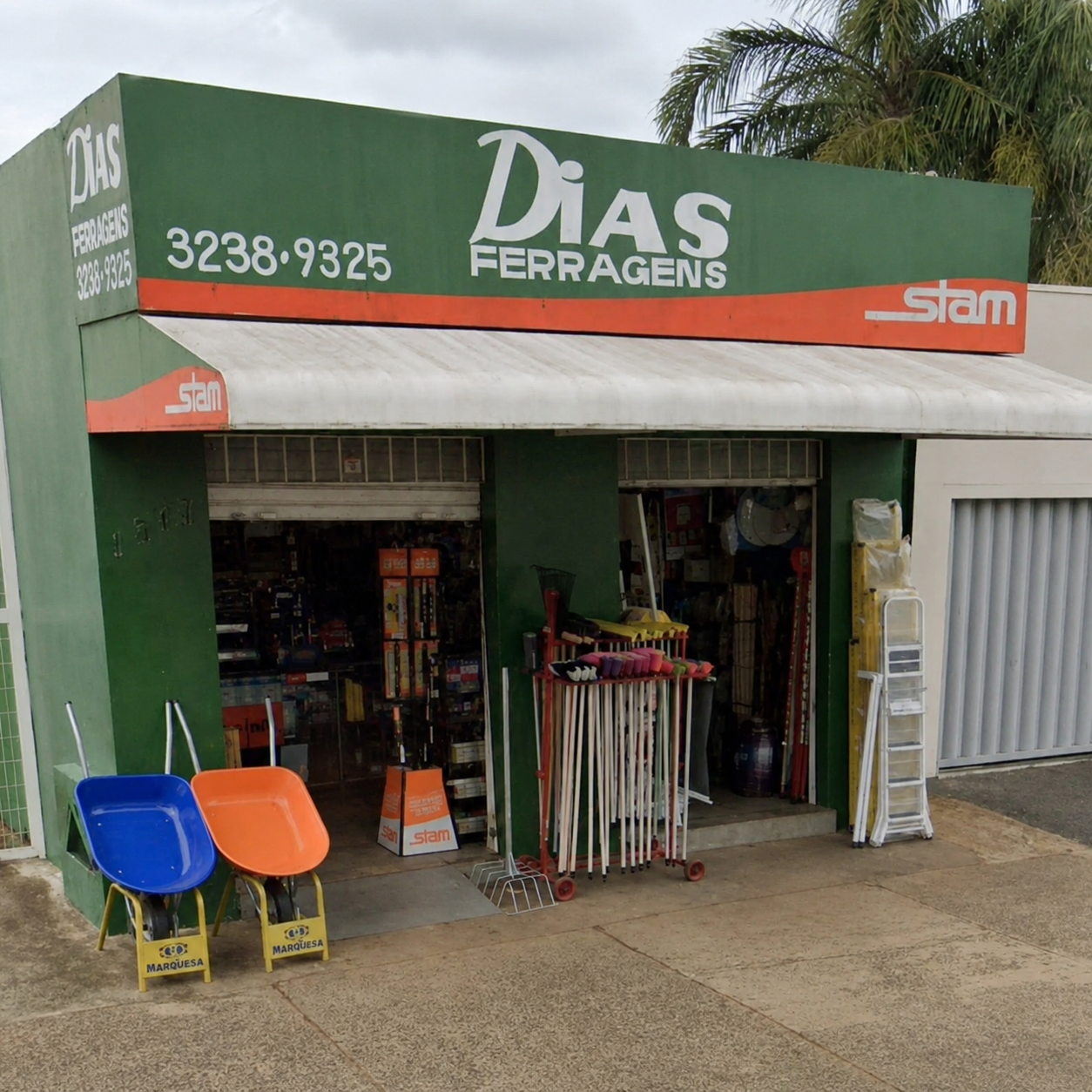 Fachada atual da Dias Ferragens